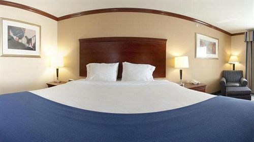 Holiday Inn Express Hotel And Suites Falfurrias Екстериор снимка