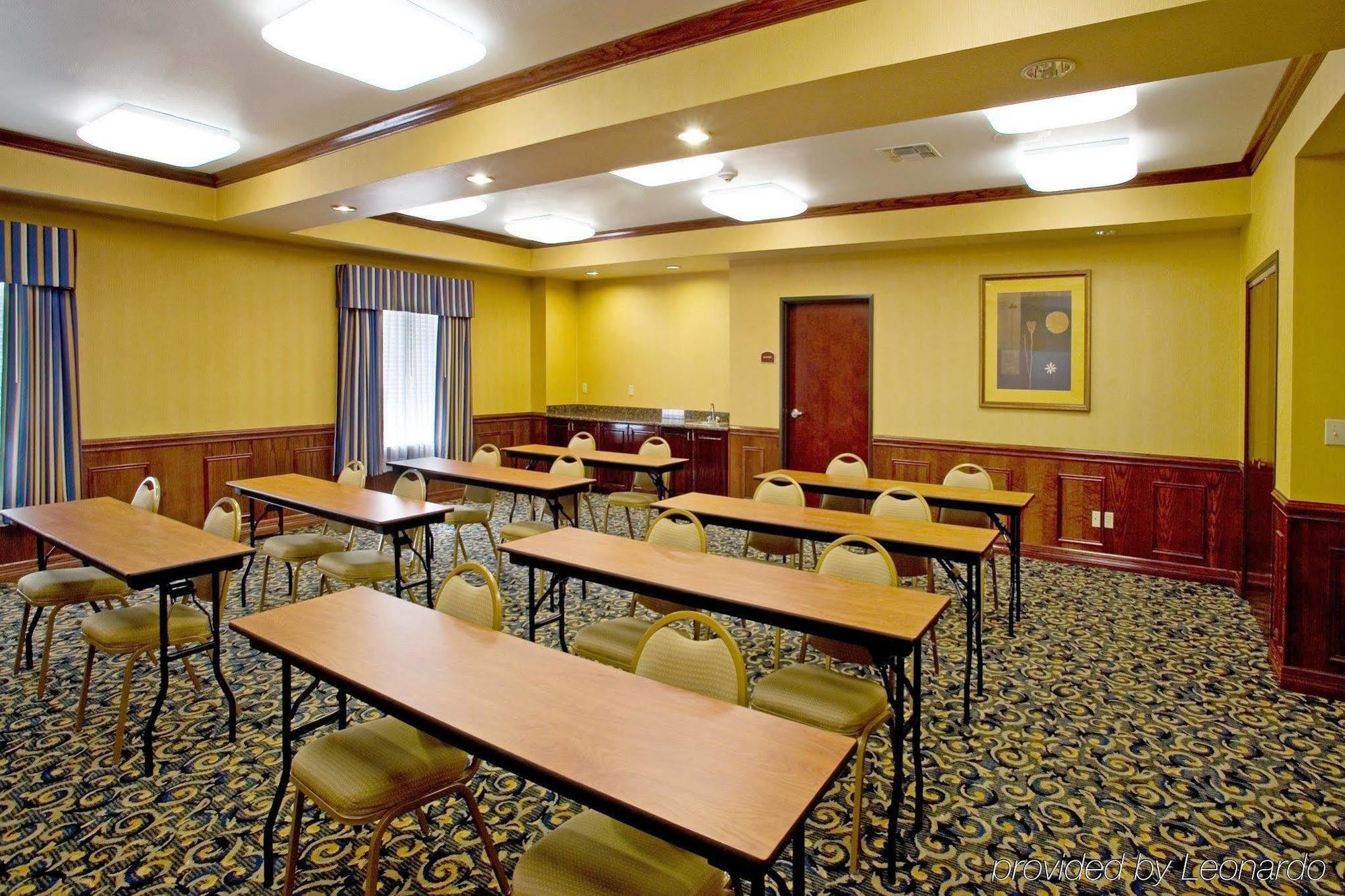 Holiday Inn Express Hotel And Suites Falfurrias Екстериор снимка